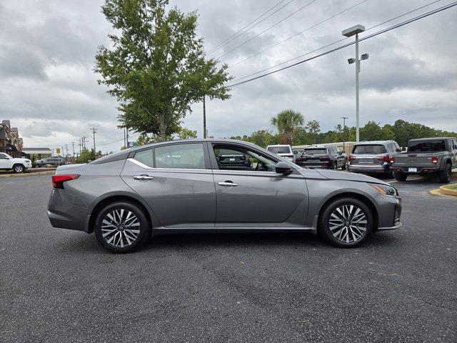 Photo of 2024 Gun Metallic Nissan Altima