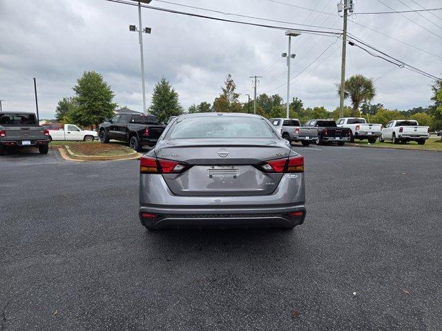 Photo of 2024 Gun Metallic Nissan Altima