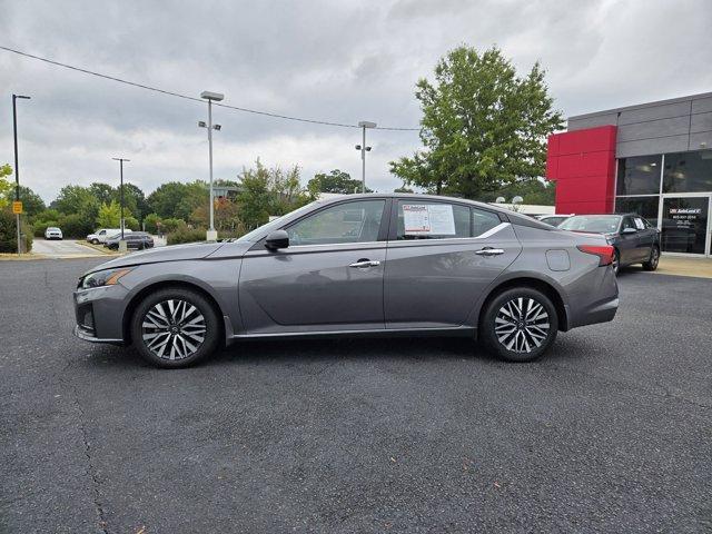 Photo of 2024 Gun Metallic Nissan Altima