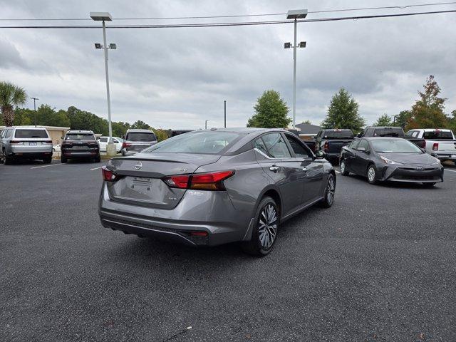 Photo of 2024 Gun Metallic Nissan Altima
