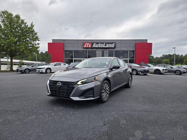 Photo of 2024 Gun Metallic Nissan Altima