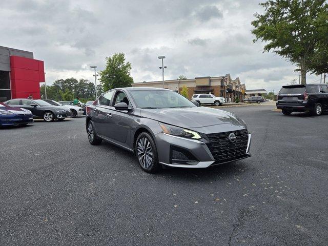 Photo of 2024 Gun Metallic Nissan Altima
