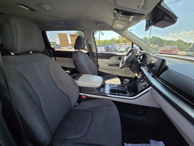 Photo of 2023 Deep Chroma Blue Kia Carnival