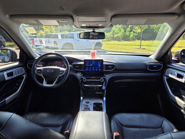 Photo of 2022 Black Ford Explorer