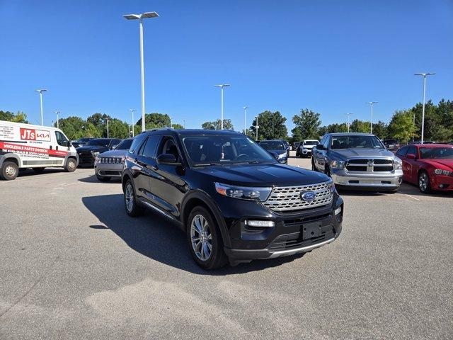 Photo of 2022 Black Ford Explorer