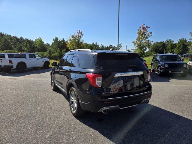 Photo of 2022 Black Ford Explorer
