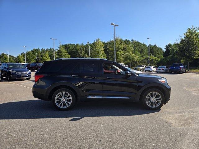 Photo of 2022 Black Ford Explorer