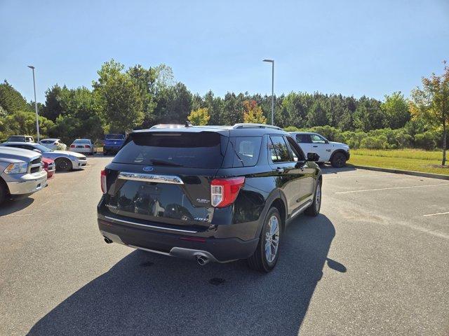 Photo of 2022 Black Ford Explorer