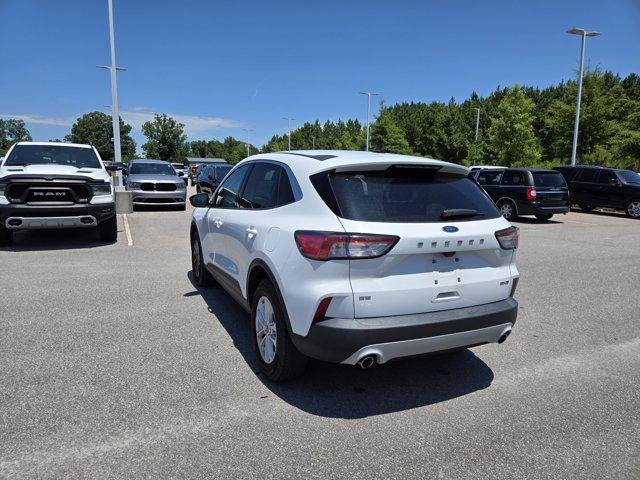 Photo of 2021 White Ford Escape