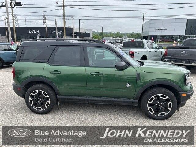 Photo of 2024 ERUPTION GREEN METALLIC Ford Bronco Sport