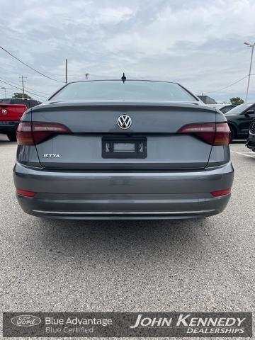 Photo of 2019 Platinum Gray Metallic Volkswagen Jetta