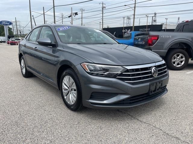 Photo of 2019 Platinum Gray Metallic Volkswagen Jetta