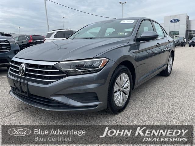 Photo of 2019 Platinum Gray Metallic Volkswagen Jetta