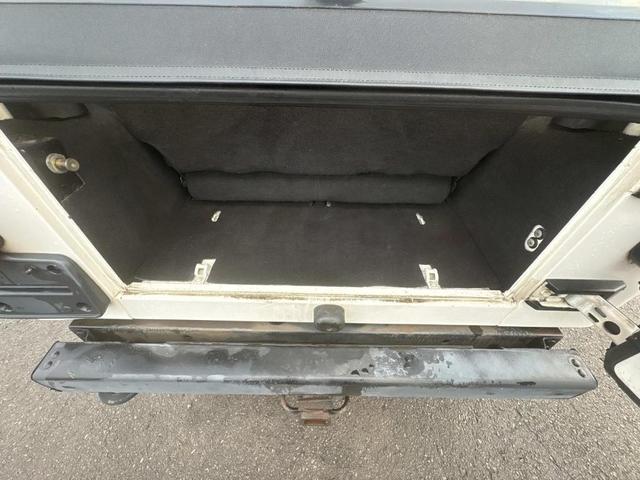 Photo of 2006 Stone White Jeep Wrangler