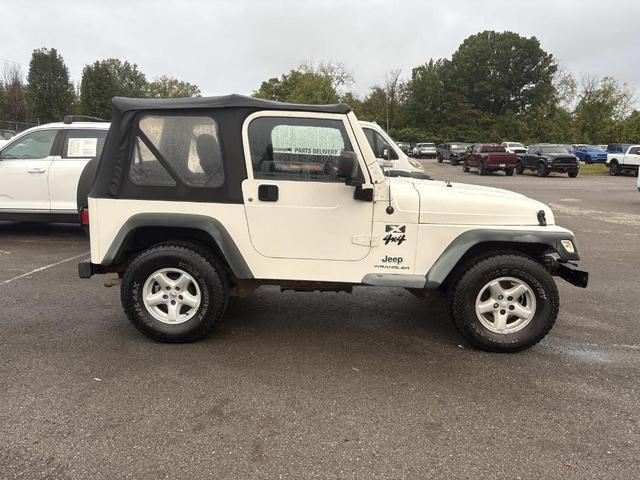 Photo of 2006 Stone White Jeep Wrangler