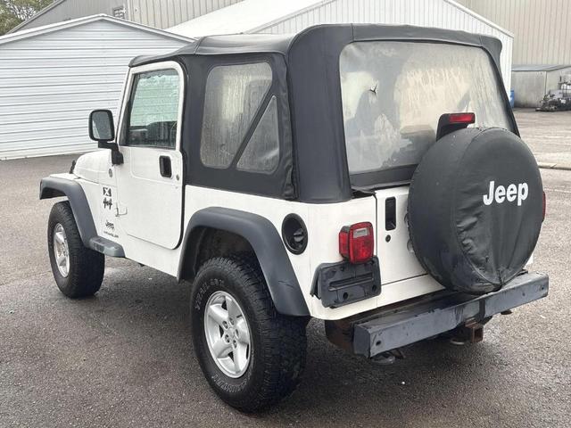 Photo of 2006 Stone White Jeep Wrangler