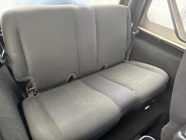 Photo of 2006 Stone White Jeep Wrangler