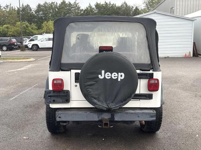 Photo of 2006 Stone White Jeep Wrangler