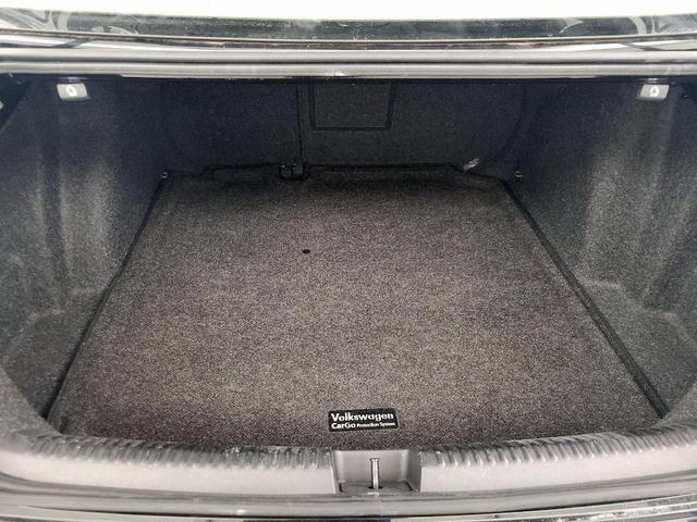 Photo of 2015 Black Volkswagen Jetta