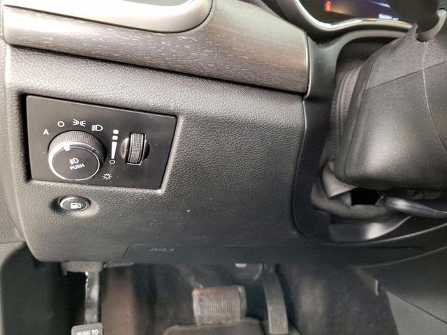 Photo of 2017 White Jeep Grand Cherokee
