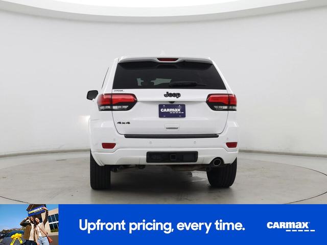 Photo of 2017 White Jeep Grand Cherokee