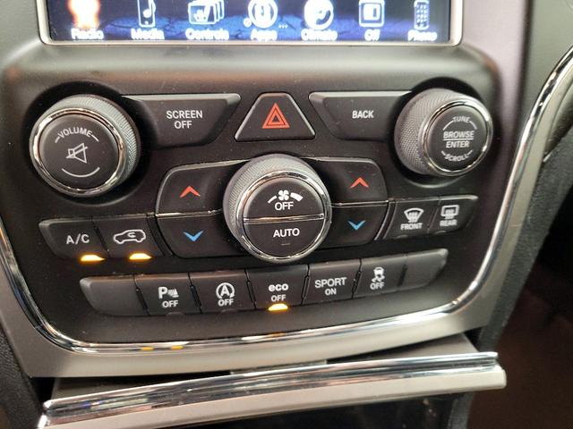 Photo of 2017 White Jeep Grand Cherokee