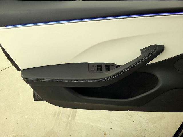 Photo of 2024 Gray Tesla Model 3