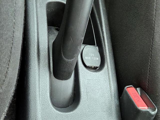 Photo of 2015 White Nissan Versa Note