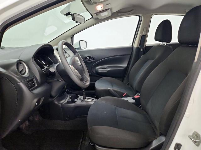 Photo of 2015 White Nissan Versa Note