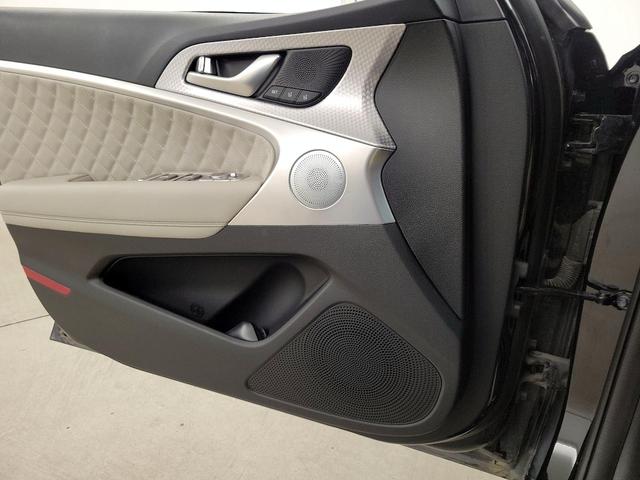 Photo of 2023 Black Genesis G70