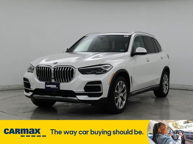 Photo of 2022 White BMW X5