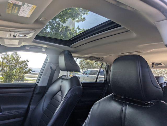 Photo of 2022 Wind Chill Pearl Toyota Highlander