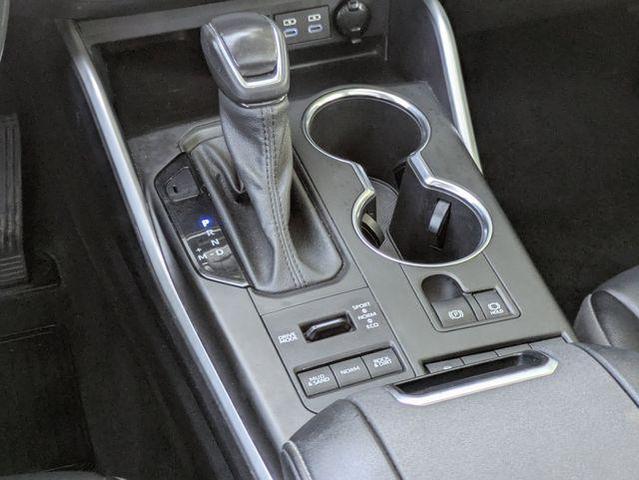 Photo of 2022 Wind Chill Pearl Toyota Highlander