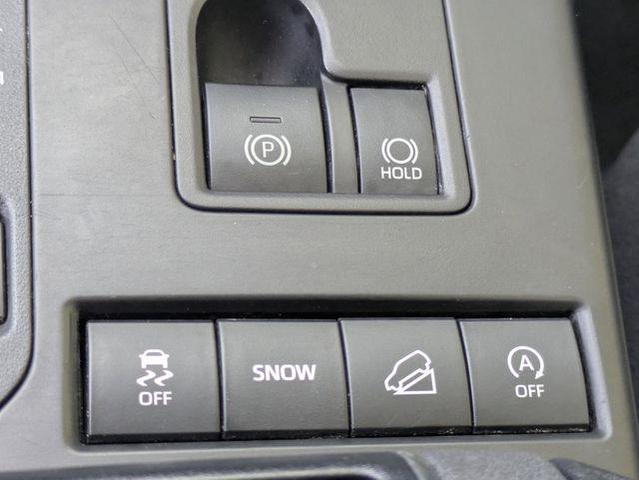 Photo of 2022 Wind Chill Pearl Toyota Highlander