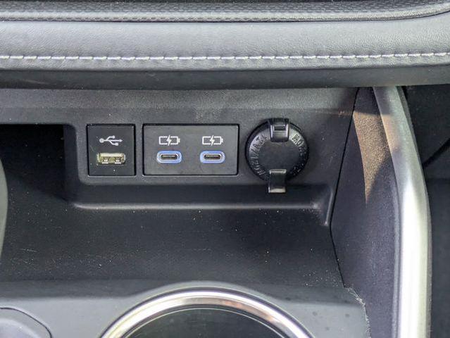 Photo of 2022 Wind Chill Pearl Toyota Highlander
