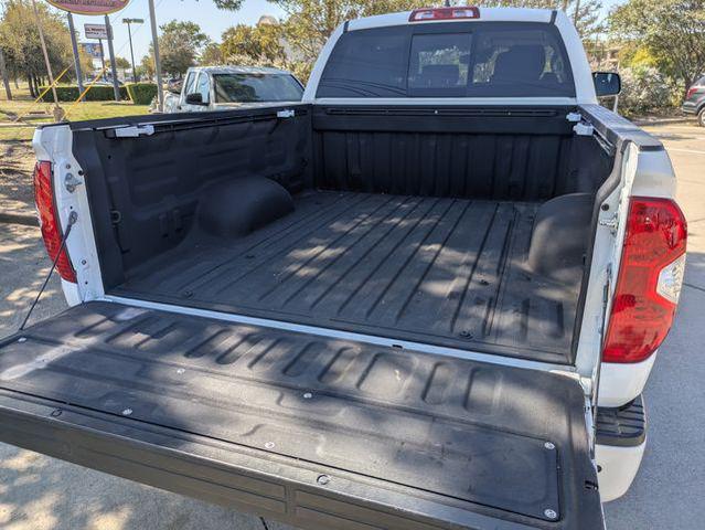 Photo of 2021 Super White Toyota Tundra