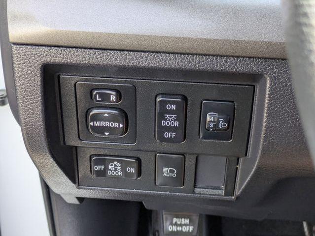 Photo of 2021 Super White Toyota Tundra