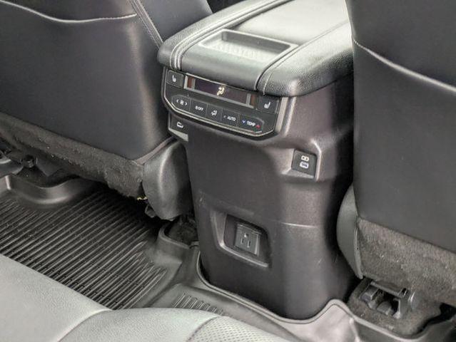 Photo of 2024 Pearl Toyota Grand Highlander