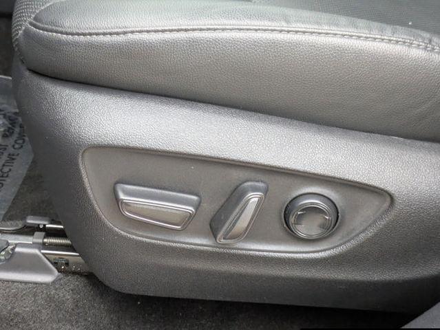 Photo of 2024 Pearl Toyota Grand Highlander