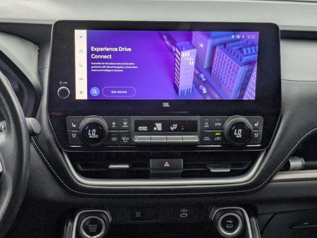 Photo of 2024 Pearl Toyota Grand Highlander