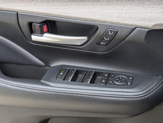 Photo of 2024 Pearl Toyota Grand Highlander