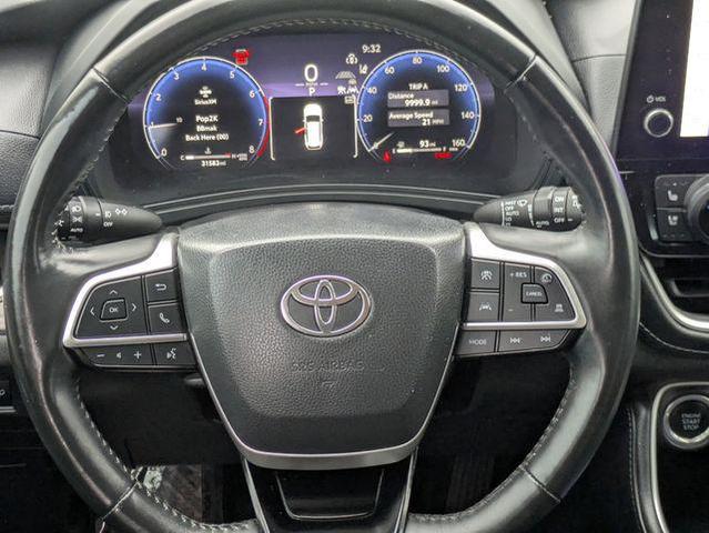 Photo of 2024 Pearl Toyota Grand Highlander