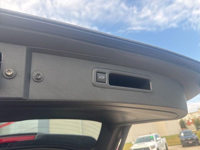 Photo of 2022 Magnetic Gray Metallic Toyota Highlander