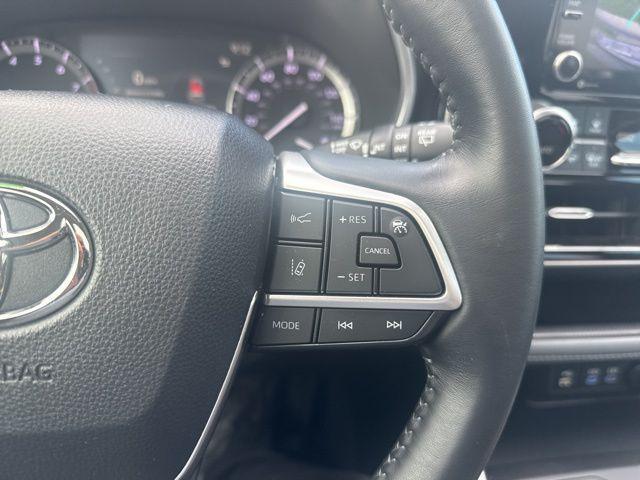 Photo of 2022 Magnetic Gray Metallic Toyota Highlander