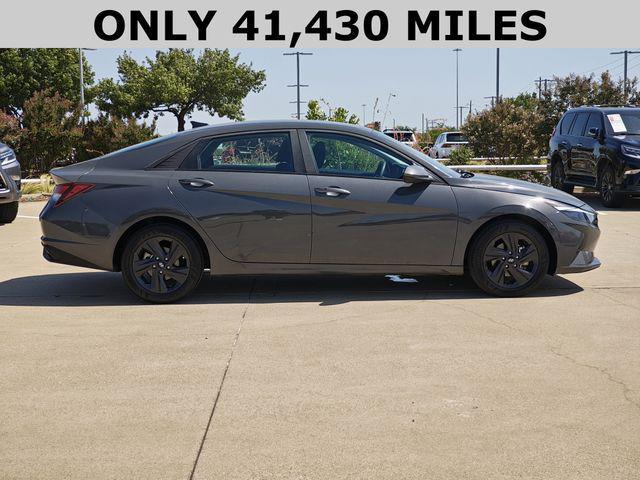 Photo of 2023 Gray Hyundai ELANTRA