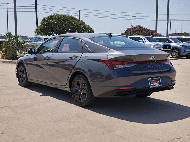 Photo of 2023 Gray Hyundai ELANTRA