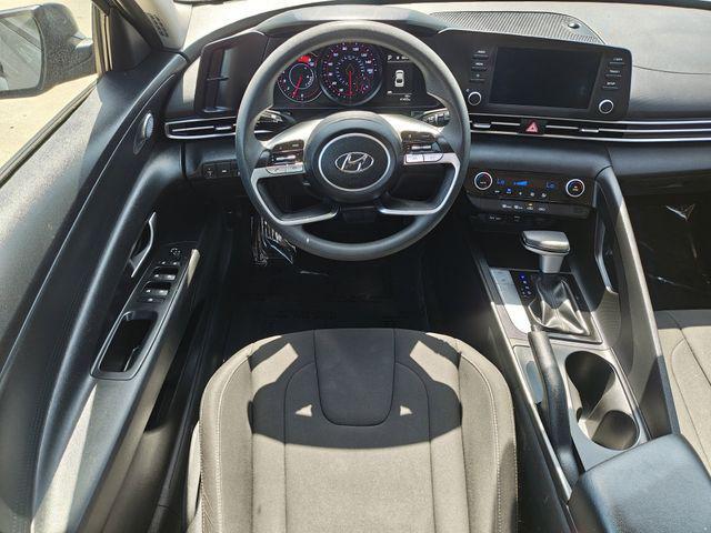 Photo of 2023 Gray Hyundai ELANTRA