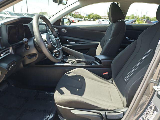 Photo of 2023 Gray Hyundai ELANTRA