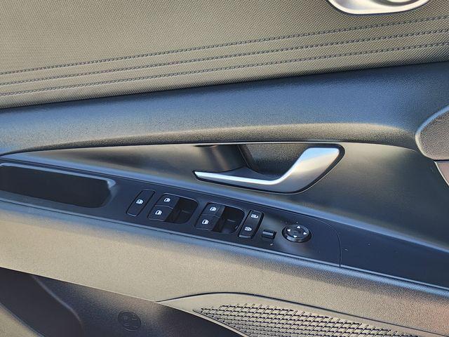 Photo of 2023 Gray Hyundai ELANTRA