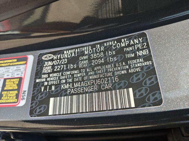 Photo of 2023 Gray Hyundai ELANTRA